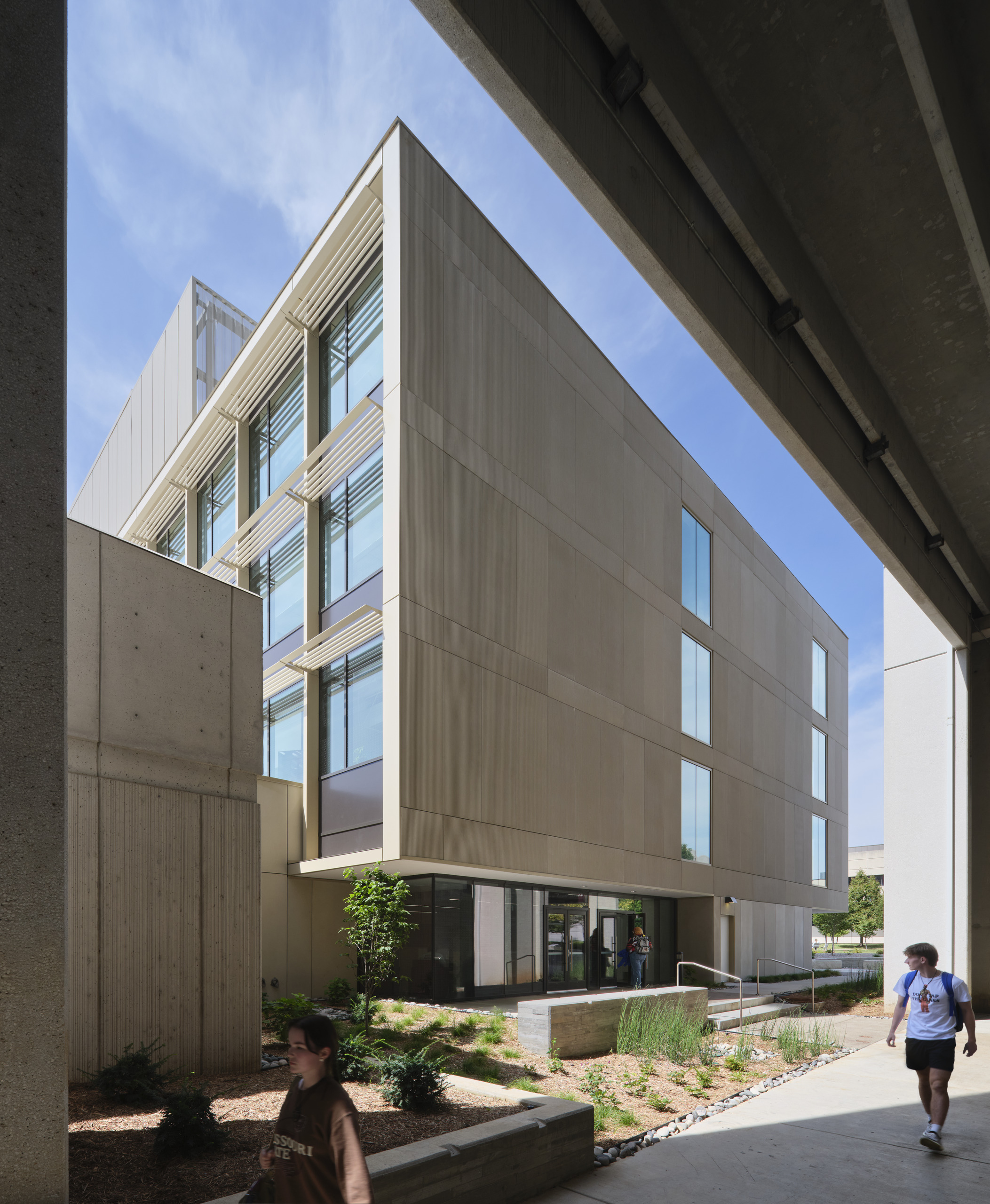 Blunt Hall College of Natural and Applied Sciences